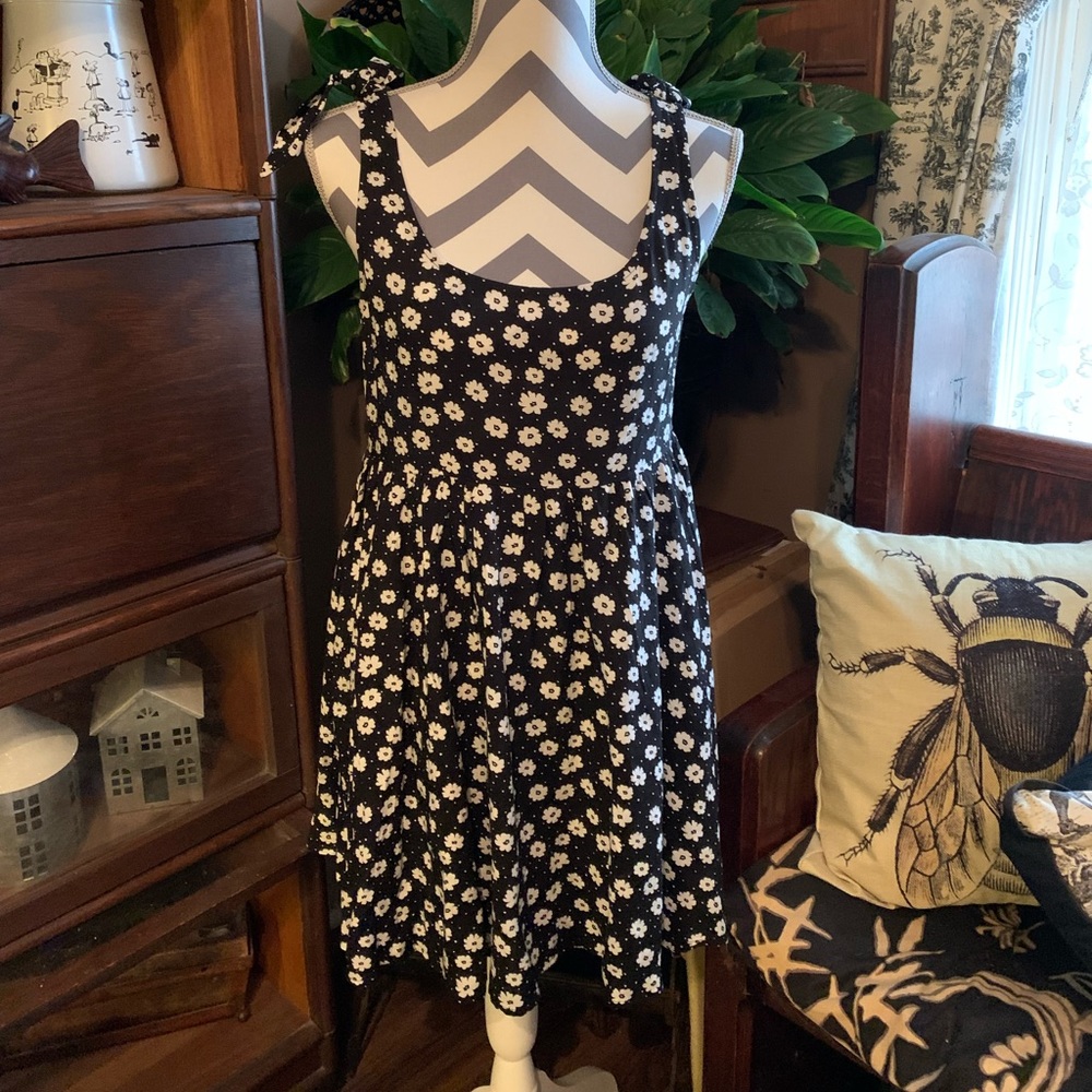 NWT Forever 21 size small sun dress with the straps knotted atop the shoulders
